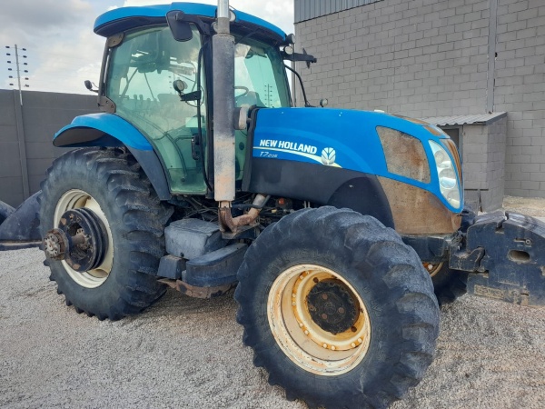 Trator New Holland T7.205 ano 2015
